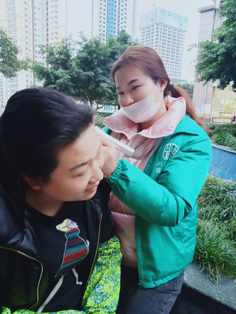 川耳匠街头公益采耳